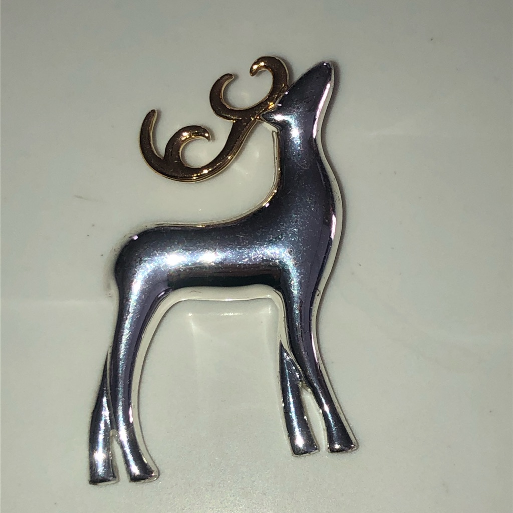 Vintage Silver And Gold Tone Carolee Reindeer Pin 25$